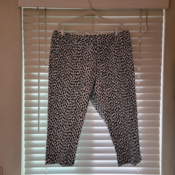 Talbots Slim Crop Cheetah Spot Pants Size 18WP Black White Animal Print NWOT NEW - Picture 3 of 7